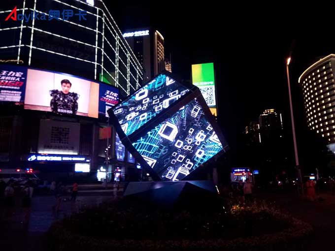 透明LED显示如何改变城市中的夜晚美景？
