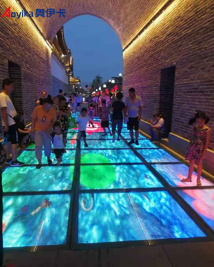 玻璃栈道LED透明屏与占据旅游市场